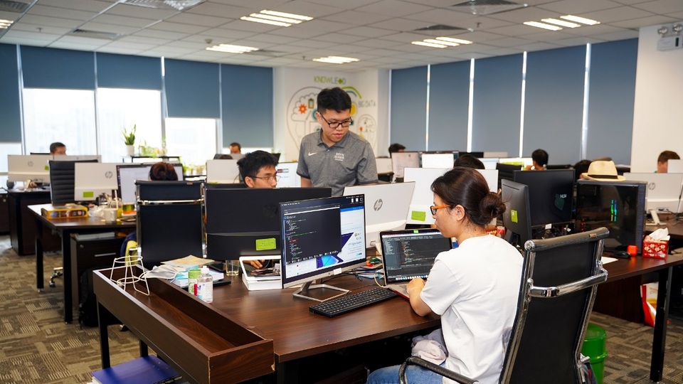 Nữ kỹ sư công nghệ 9X xiêu lòng vì FSB - 2 Nữ kỹ sư công nghệ 9X xiêu lòng vì FSB - 2