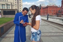 Ra nước ngoài quay bối cảnh hài Tết: chiêu trò hay chịu chơi?