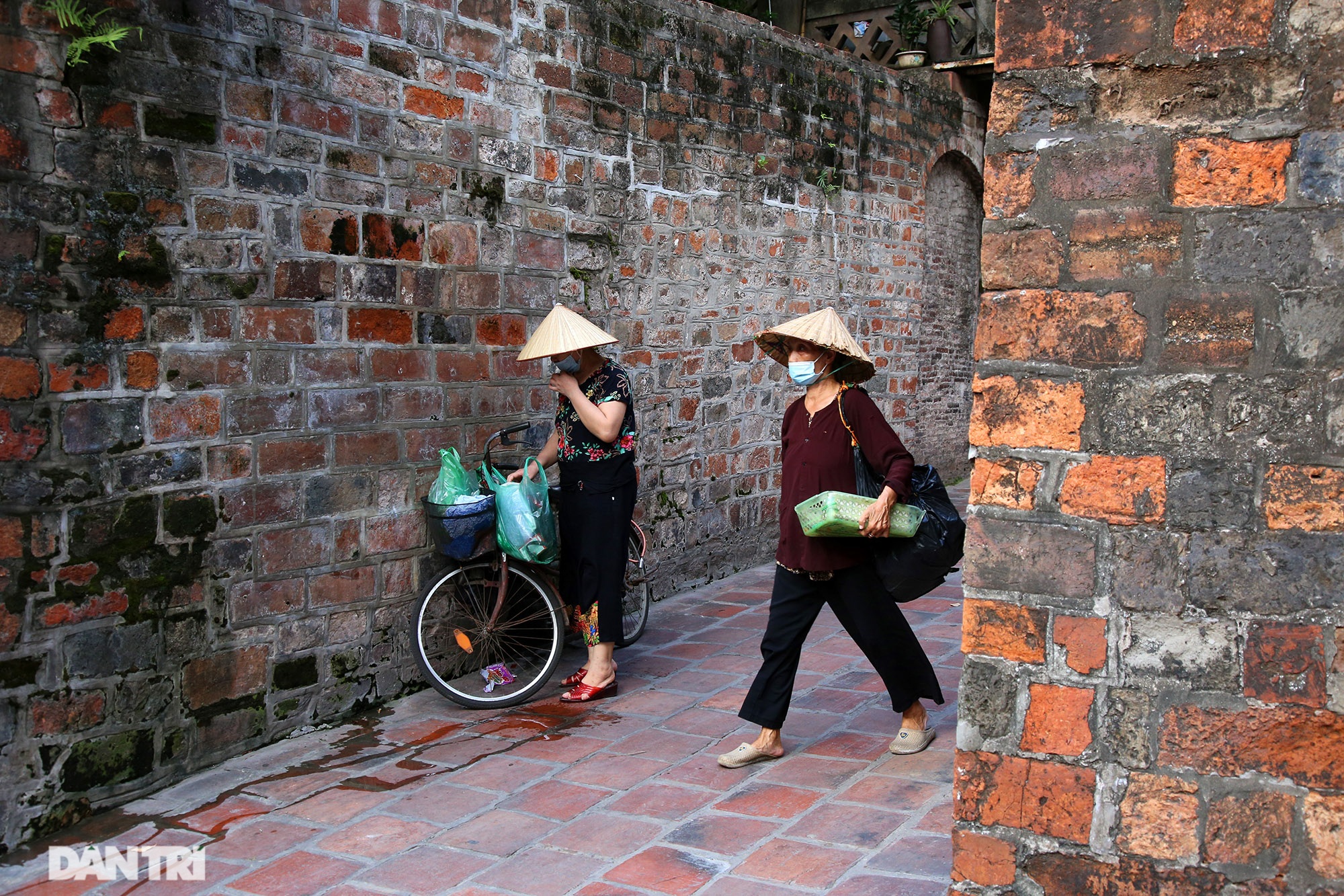 Hà Nội trầm lắng trong những ngày giãn cách - 6 Hà Nội trầm lắng trong những ngày giãn cách - 6