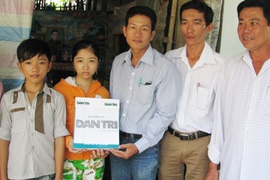 Hơn 42 triệu đồng đến với hai chị em mồ côi