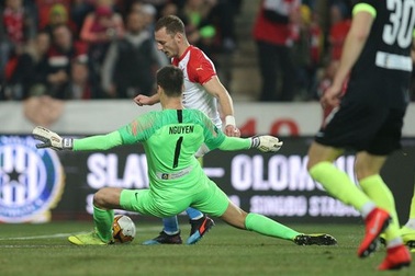 Thủ môn Việt kiều Filip Nguyễn gây ấn tượng ở giải CH Séc