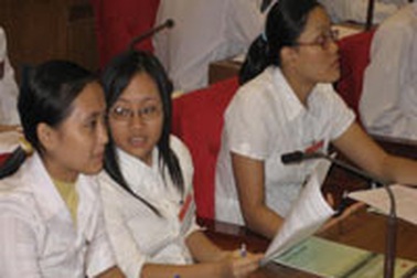 Phiên họp toàn thể của “Quốc hội 8X”