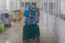Hà Nội: Bệnh nhân Covid-19 từng cận kề cửa tử được xuất viện