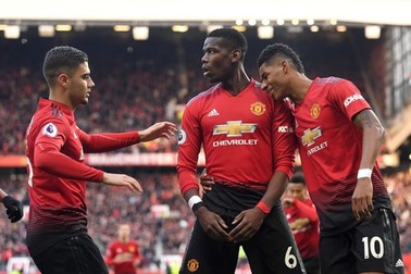 Man Utd 2-1 West Ham: Cú đúp từ chấm 11m của Pogba