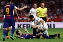 Barcelona - Sevilla: Tìm hứng khởi trước mùa giải mới