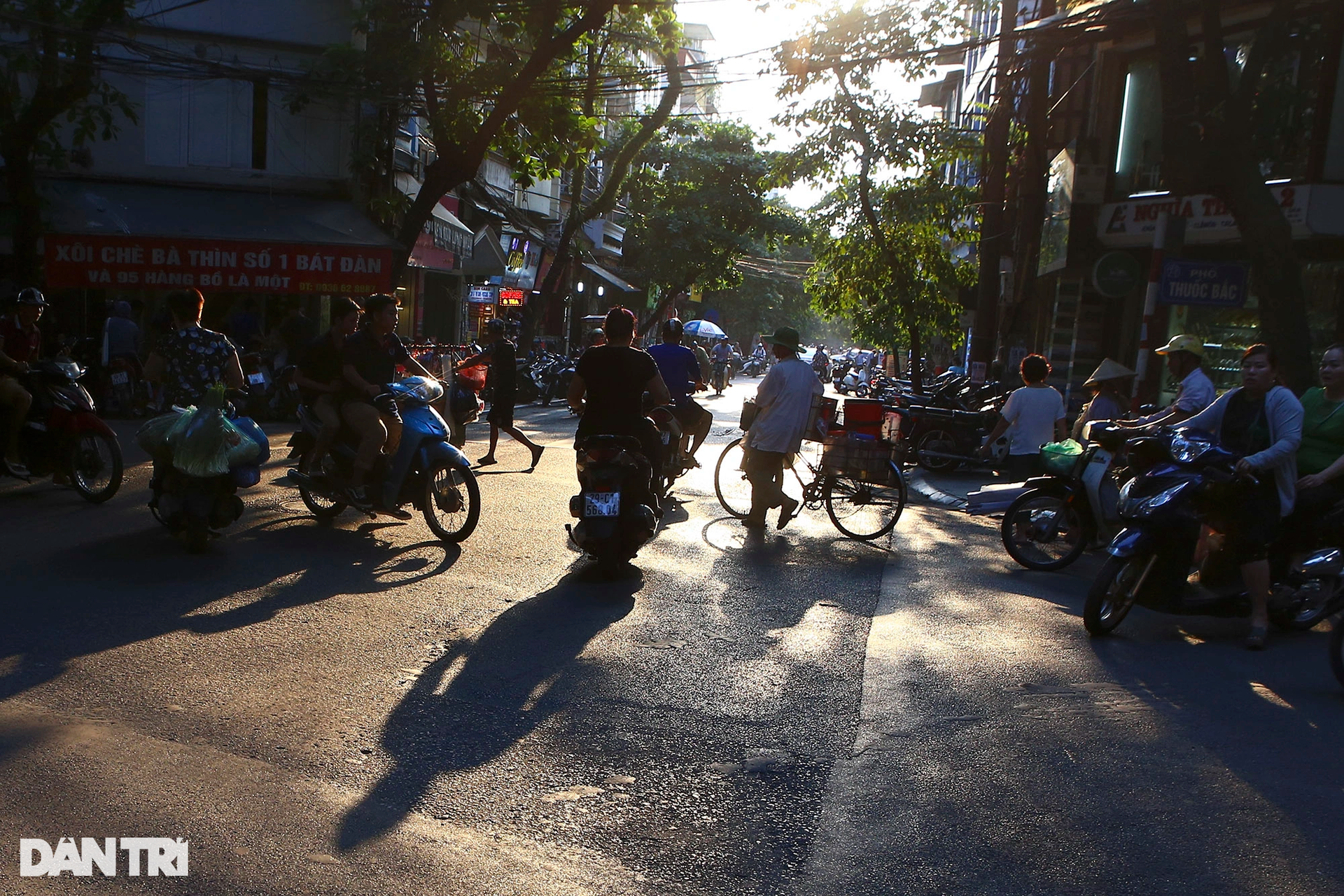 Vẻ đẹp đặc trưng của mùa thu Hà Nội - 12 Vẻ đẹp đặc trưng của mùa thu Hà Nội - 12