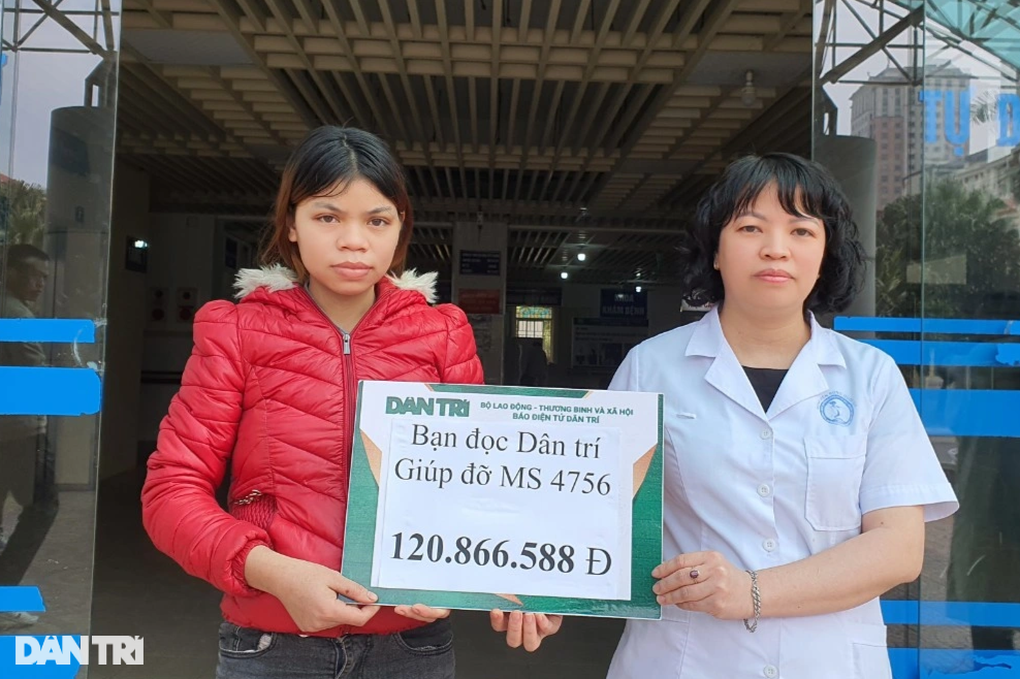 Hơn 120 triệu đồng đến với cô gái dân tộc Giáy bị ngã vào bếp lửa - 1 Hơn 120 triệu đồng đến với cô gái dân tộc Giáy bị ngã vào bếp lửa - 1