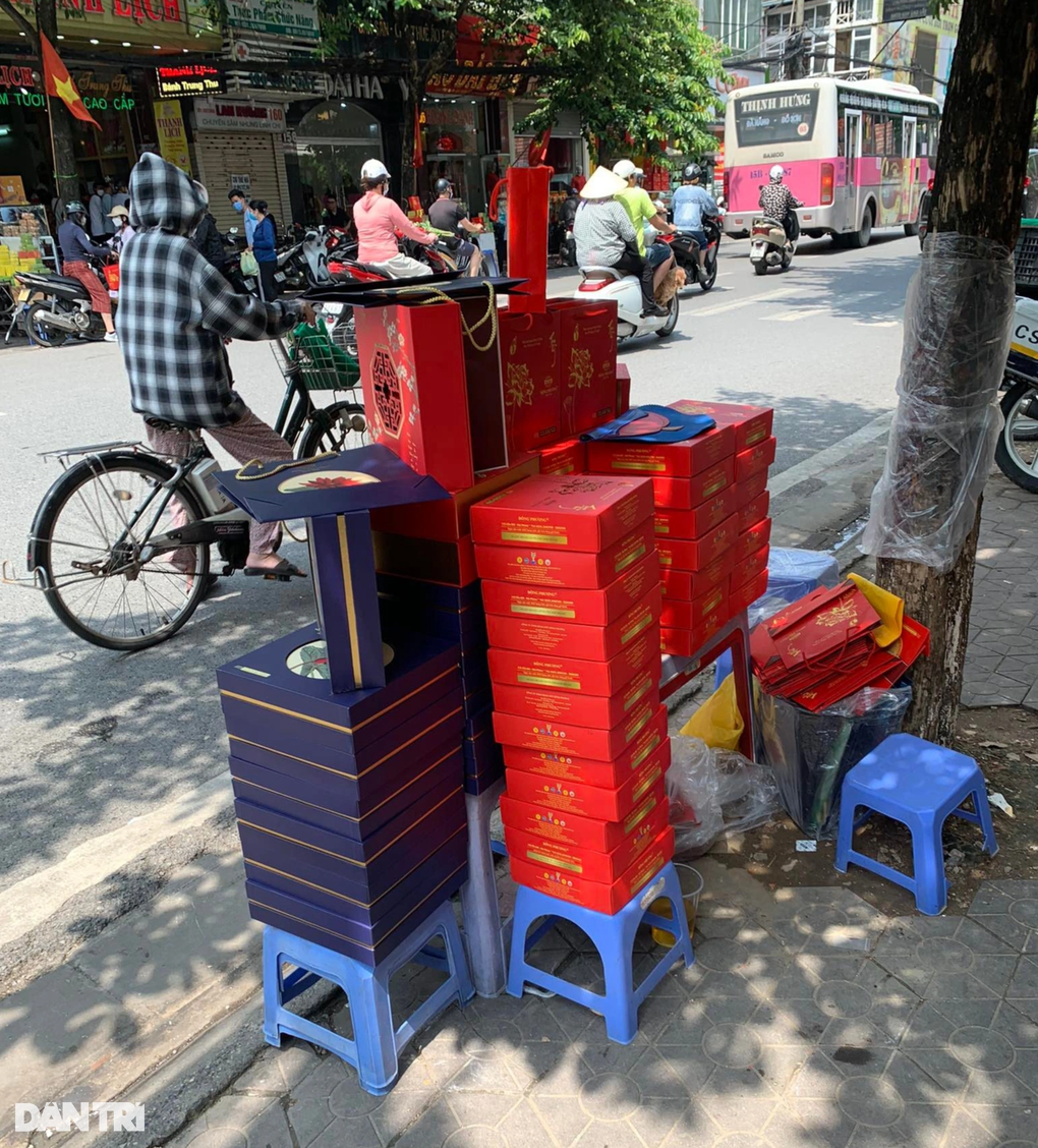 Xếp hàng từ 4h sáng mua bánh trung thu ở Hải Phòng - 5 Xếp hàng từ 4h sáng mua bánh trung thu ở Hải Phòng - 5