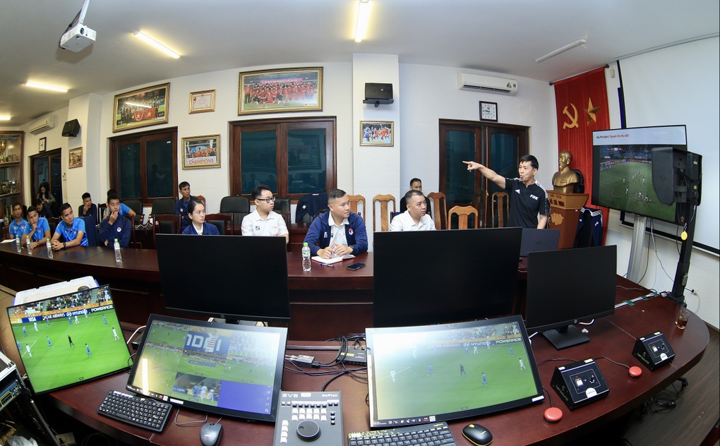 Khai mạc Lớp đào tạo Trọng tài VAR khóa 2 - 2 Khai mạc Lớp đào tạo Trọng tài VAR khóa 2 - 2