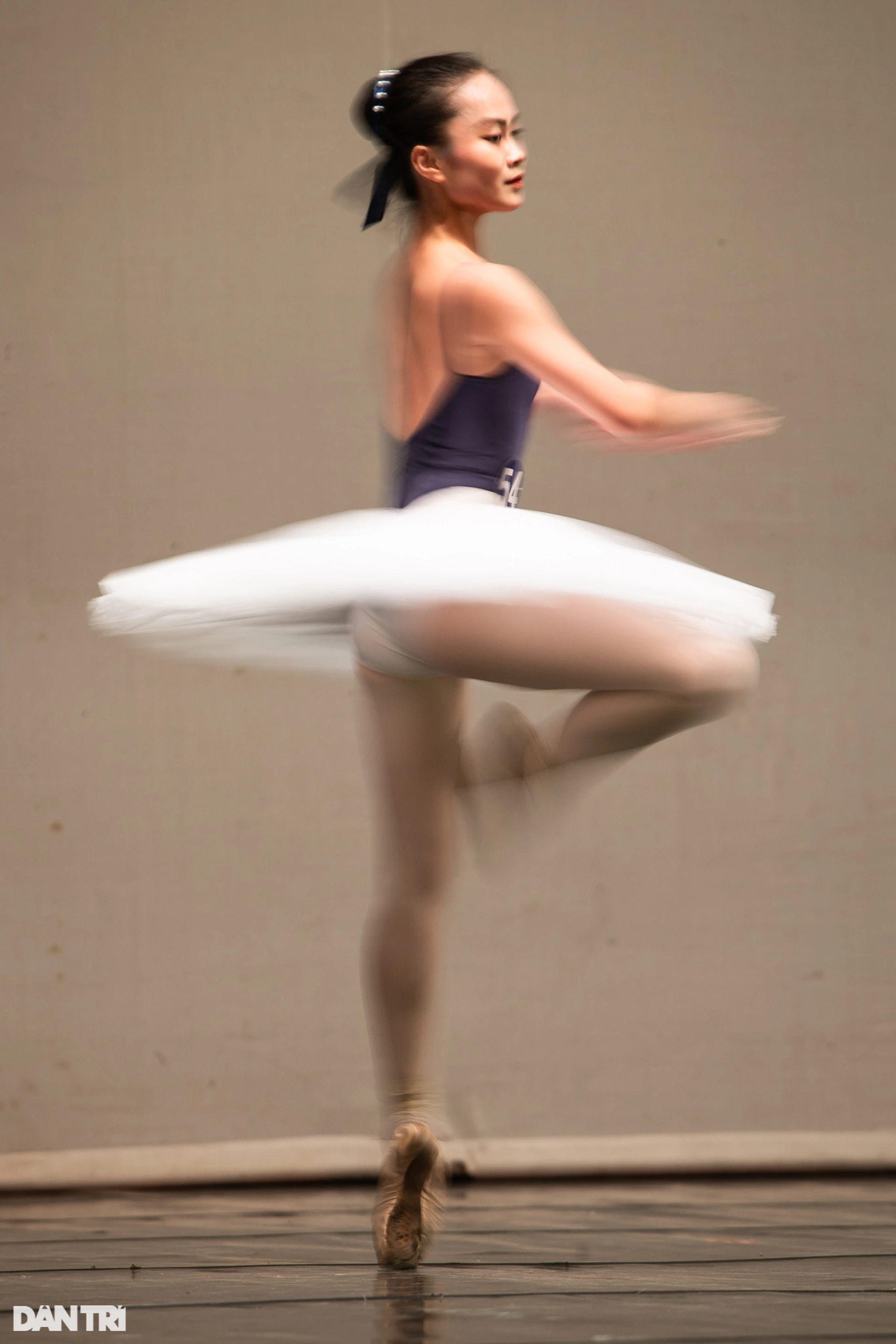Ngắm nữ sinh trường Múa biểu diễn ballet trong kỳ thi tốt nghiệp - 5 Ngắm nữ sinh trường Múa biểu diễn ballet trong kỳ thi tốt nghiệp - 5