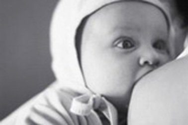 Sữa mẹ cải thiện sự sống còn của trẻ