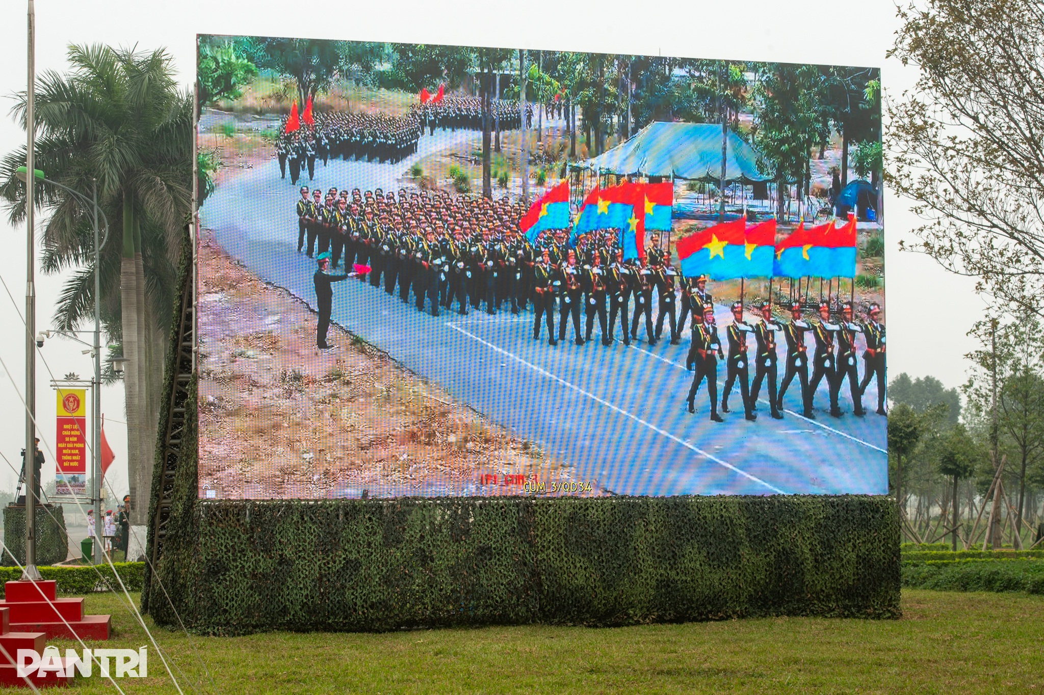View - Đại tướng Phan Văn Giang thăm, động viên các chiến sĩ hợp luyện diễu binh | Báo Dân trí