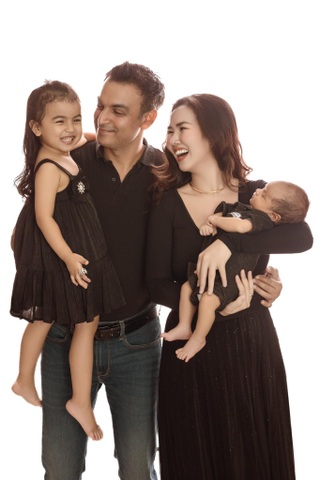 Võ Hạ Trâm: Viên mãn bên chồng Ấn Độ, gây sốt khi hát ca khúc 3 tỷ lượt xem - 12