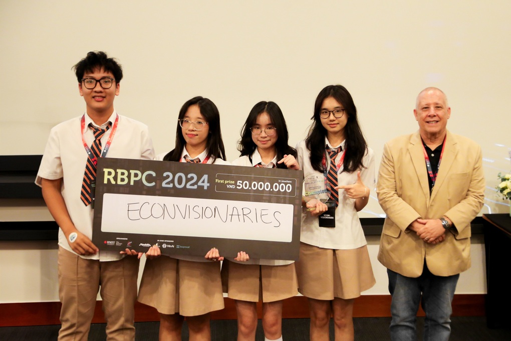 RMIT khuyến khích học sinh THPT bật ý tưởng vì một Việt Nam xanh - 2 RMIT khuyến khích học sinh THPT bật ý tưởng vì một Việt Nam xanh - 2