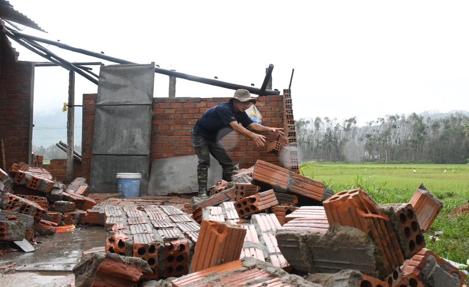 Bạn đọc Dân trí hỗ trợ Bạn đọc Dân trí hỗ trợ