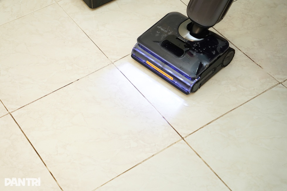 Trải nghiệm máy hút bụi lau nhà cầm tay tích hợp AI, dùng hơi nước nóng - 33 Trải nghiệm máy hút bụi lau nhà cầm tay tích hợp AI, dùng hơi nước nóng - 33