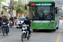 Tăng lương cho lái xe và nhân viên phục vụ xe buýt thường và BRT