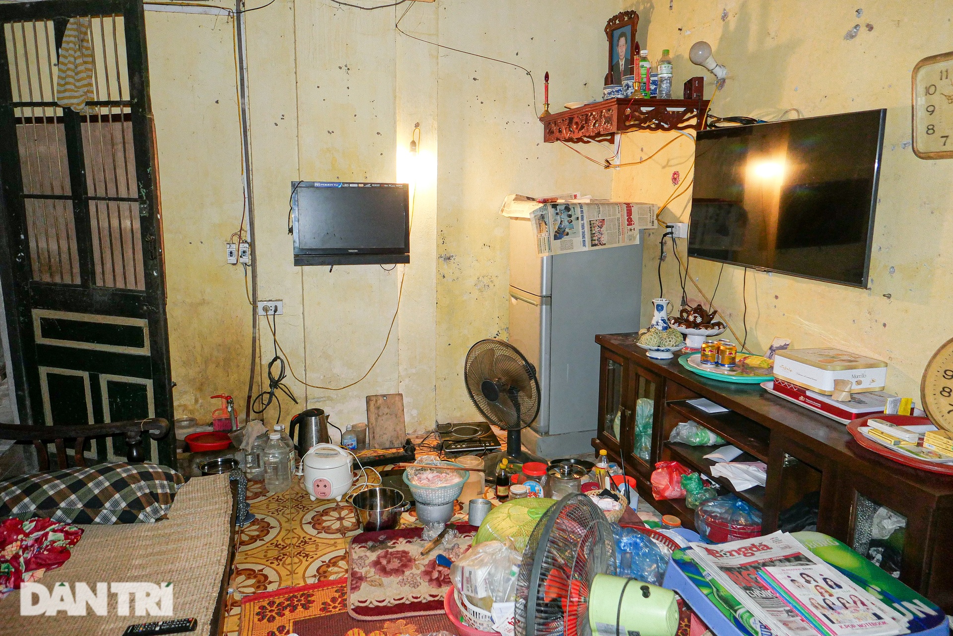 Nhà ổ chuột trên đất vàng ở Hà Nội, giá trăm triệu đồng/m2 vẫn không bán - 5