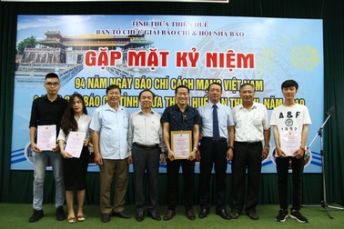 Loạt phóng sự điều tra Báo Dân trí đoạt giải Báo chí tỉnh Thừa Thiên Huế!