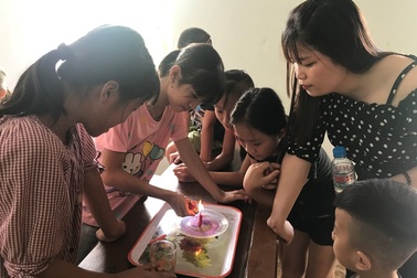 Quan tâm chăm lo đội ngũ nhà giáo không chỉ là vấn đề lương và thu nhập