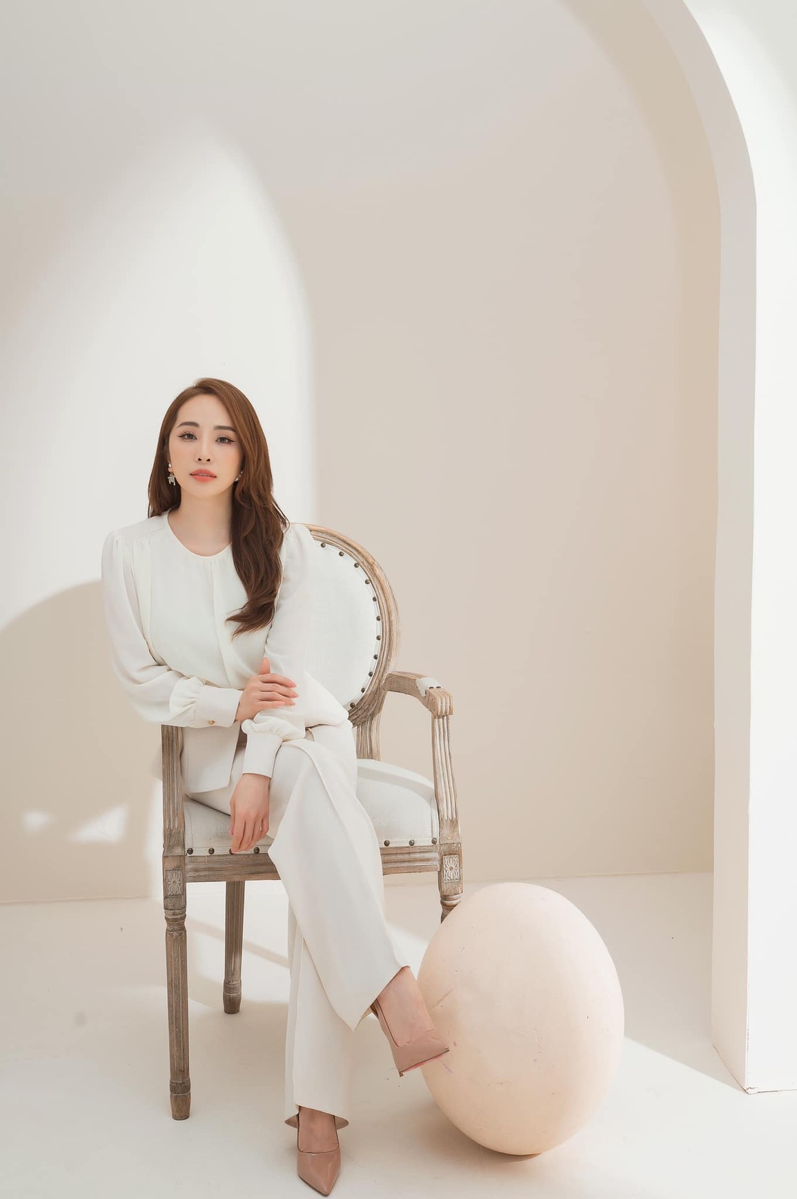 Quỳnh Nga: Tôi tự nhắn nhủ mình phải bớt khó tính kẻo ế đến già - 5 Quỳnh Nga: Tôi tự nhắn nhủ mình phải bớt khó tính kẻo ế đến già - 5