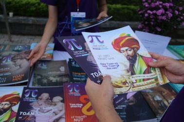 Thử thách với "Pi" khi mang toán học tới học sinh khiếm thính