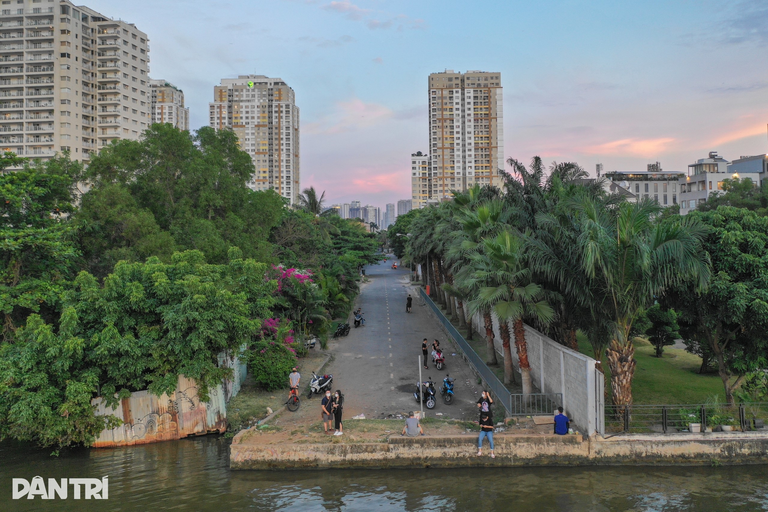 Công trình bủa vây sông Sài Gòn, người dân loay hoay tìm lối đi ra ven bờ - 10 Công trình bủa vây sông Sài Gòn, người dân loay hoay tìm lối đi ra ven bờ - 10