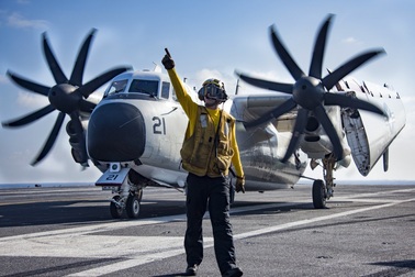 Máy bay vận tải “Ngựa thồ” trên tàu sân bay Mỹ thăm Việt Nam