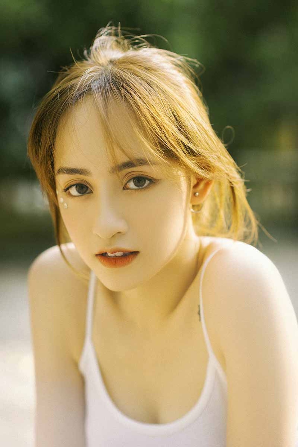 Bộ ảnh giản dị của nữ sinh trường Kiến trúc khiến bao chàng trai say lòng - 8 Bộ ảnh giản dị của nữ sinh trường Kiến trúc khiến bao chàng trai say lòng - 8