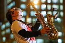 Nghệ sĩ saxophone Trần Mạnh Tuấn làm Giám đốc Âm nhạc "Nối vòng tay lớn"