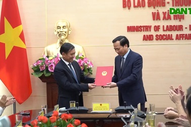 Trao quyết định bổ nhiệm Thứ trưởng Bộ LĐ-TB&XH