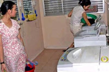 Công nhân ở nhà lầu 