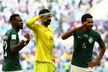 Thủ môn Al-Owais: Người hùng Saudi Arabia và nỗi ác mộng với Argentina