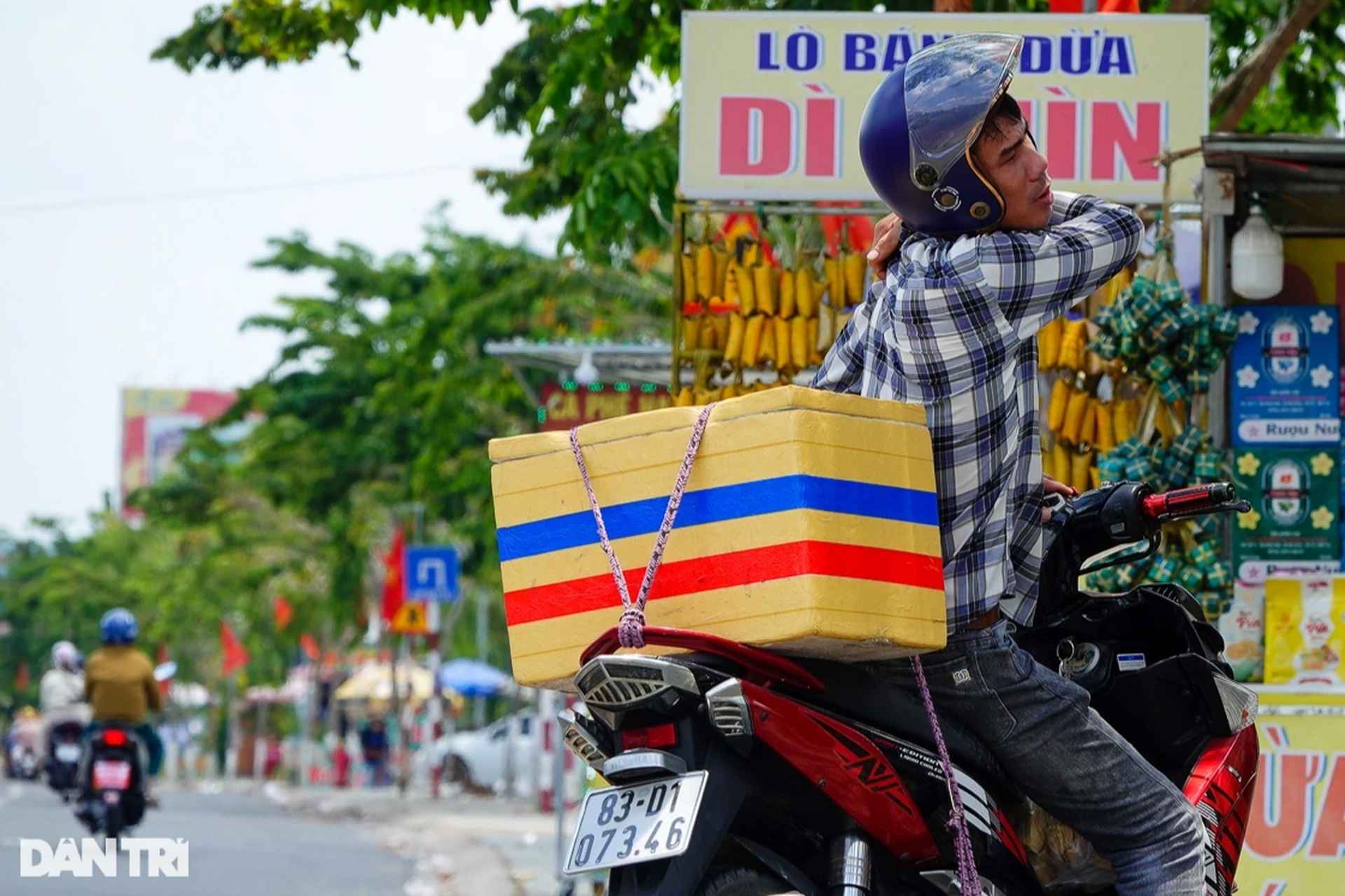 Người dân miền Tây lỉnh kỉnh hành lý trở lại TPHCM sau lễ - 6 Người dân miền Tây lỉnh kỉnh hành lý trở lại TPHCM sau lễ - 6