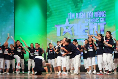 Các cụ già U80 nhảy Hiphop