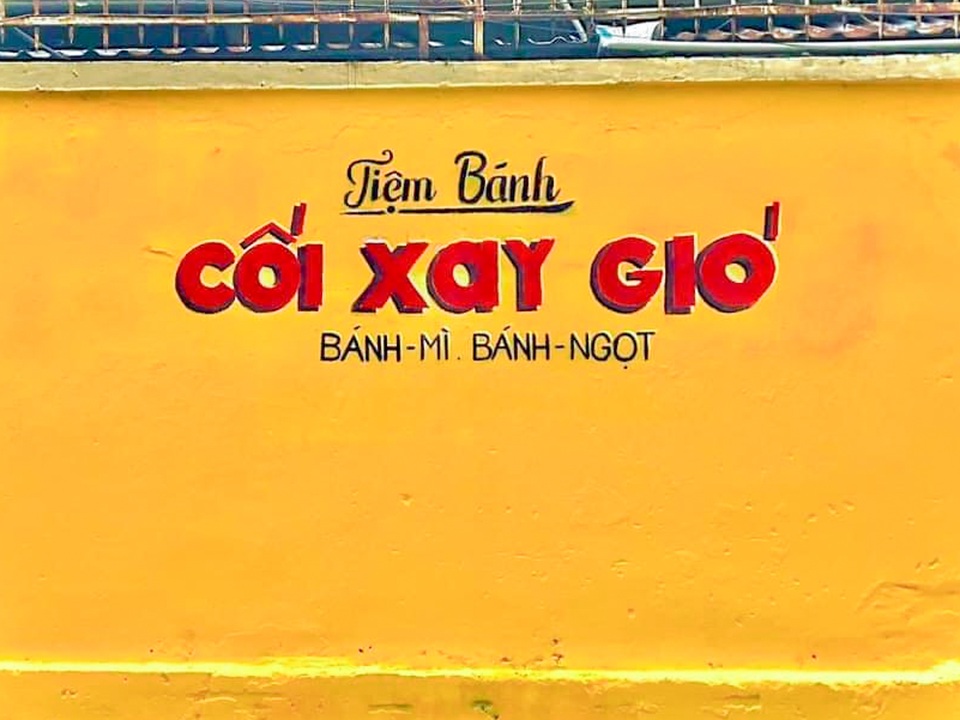 Xuất hiện phiên bản bức tường vàng Đà Lạt ở Hà Nội và Sài Gòn - 4