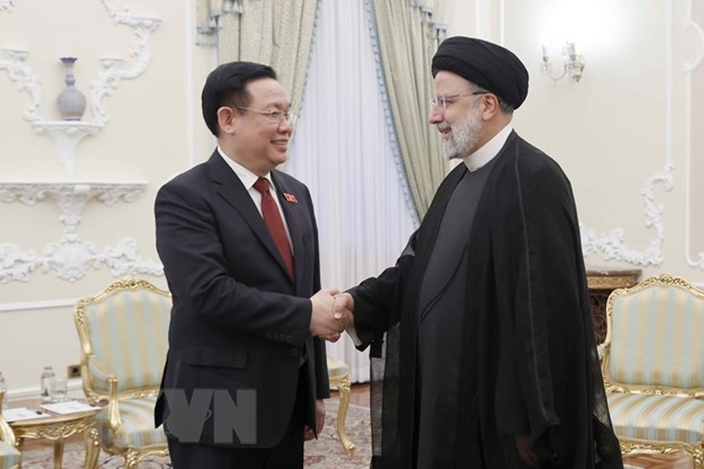 Chủ tịch Quốc hội Vương Đình Huệ hội kiến Tổng thống Iran - 1 Chủ tịch Quốc hội Vương Đình Huệ hội kiến Tổng thống Iran - 1