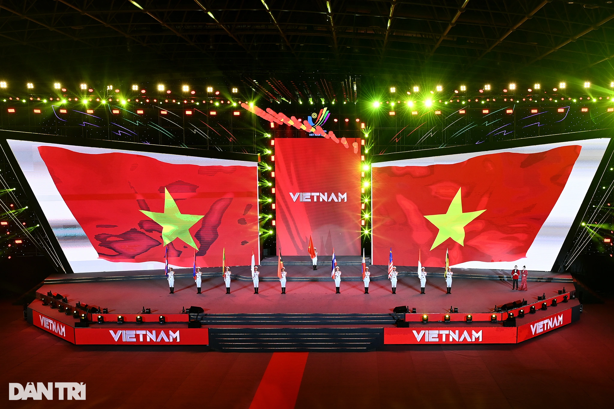 Mãn nhãn các SVĐ đẹp như mơ, chật kín khán giả cổ vũ SEA Games ở Việt Nam - 26 Mãn nhãn các SVĐ đẹp như mơ, chật kín khán giả cổ vũ SEA Games ở Việt Nam - 26