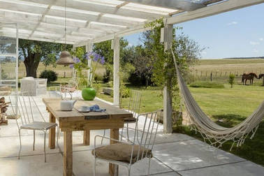 “Không nỡ rời mắt” với những mái hiên nhà đẹp lãng mạn, ngập cây xanh