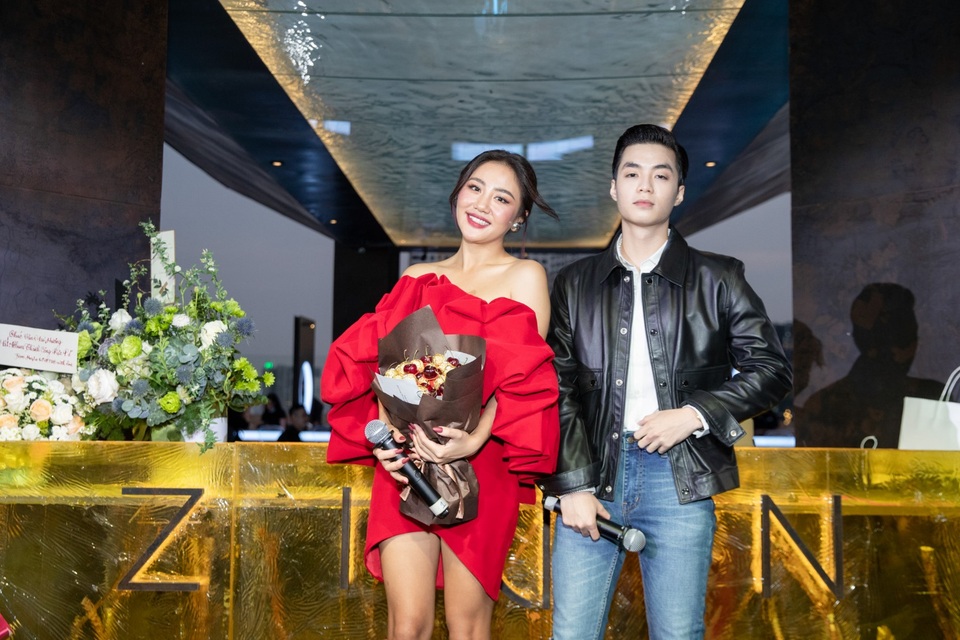 Văn Mai Hương thừa nhận mải yêu nên xao nhãng công việc - 4