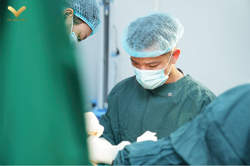 Hệ thống thẩm mỹ Dr. Bùi Việt nỗ lực nâng cao vị thế trong ngành thẩm mỹ - 2 Hệ thống thẩm mỹ Dr. Bùi Việt nỗ lực nâng cao vị thế trong ngành thẩm mỹ - 2
