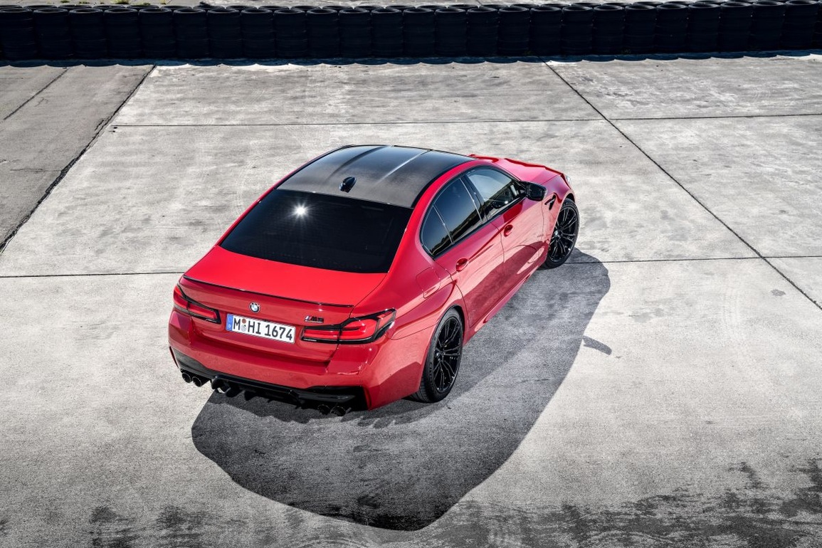 Đốt xe thể thao BMW M5 để tưởng nhớ bạn hay chỉ là chiêu trò câu view? - 5 Đốt xe thể thao BMW M5 để tưởng nhớ bạn hay chỉ là chiêu trò câu view? - 5