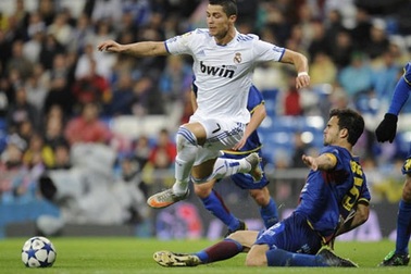 C. Ronaldo lập kỷ lục số bàn thắng năm 2010