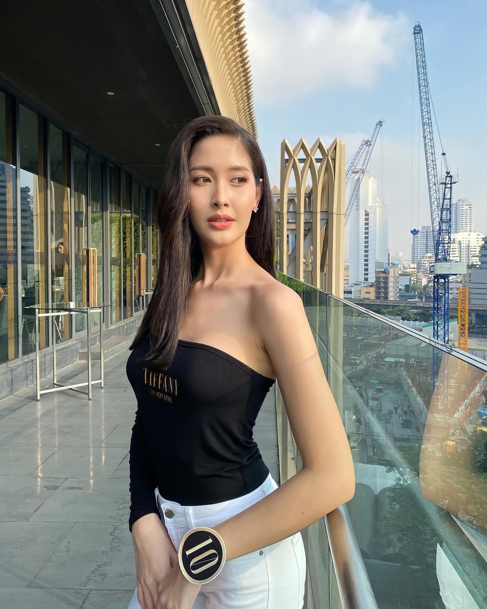 Ngoại hình xinh đẹp và gợi cảm của tân hoa hậu chuyển giới Thái Lan - 8 Ngoại hình xinh đẹp và gợi cảm của tân hoa hậu chuyển giới Thái Lan - 8