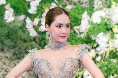 Nữ đại gia ở biệt thự 200 tỷ đồng: Dư sức đỗ đại học nhưng bỏ bài vì nghèo