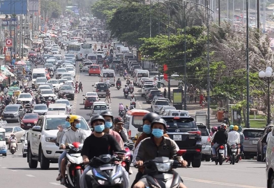 Vũng Tàu dừng nhiều dịch vụ, bay flycam tìm người không đeo khẩu trang - 2 Vũng Tàu dừng nhiều dịch vụ, bay flycam tìm người không đeo khẩu trang - 2