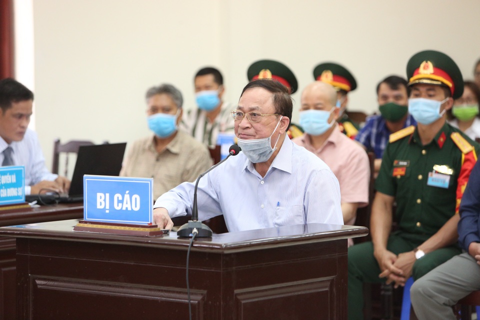 Cựu Thứ trưởng Bộ Quốc phòng: “Bị cáo đau đáu nghỉ hưu được về ở với mẹ!” - 3 Cựu Thứ trưởng Bộ Quốc phòng: “Bị cáo đau đáu nghỉ hưu được về ở với mẹ!” - 3