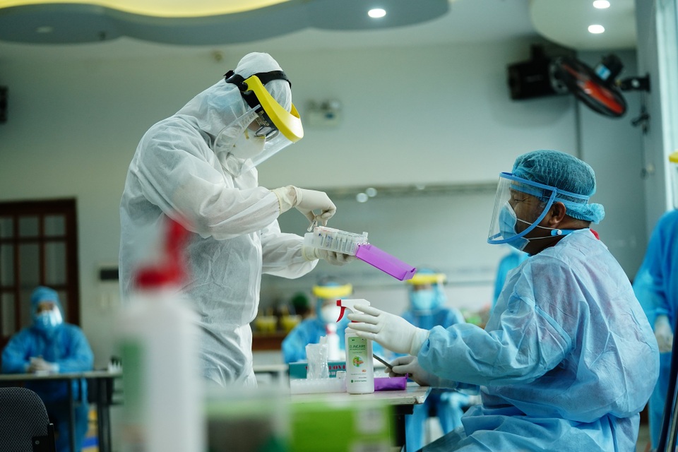 TPHCM xét nghiệm SARS-CoV-2 có thu phí: Mức giá chưa phù hợp thực tế? - 2 TPHCM xét nghiệm SARS-CoV-2 có thu phí: Mức giá chưa phù hợp thực tế? - 2