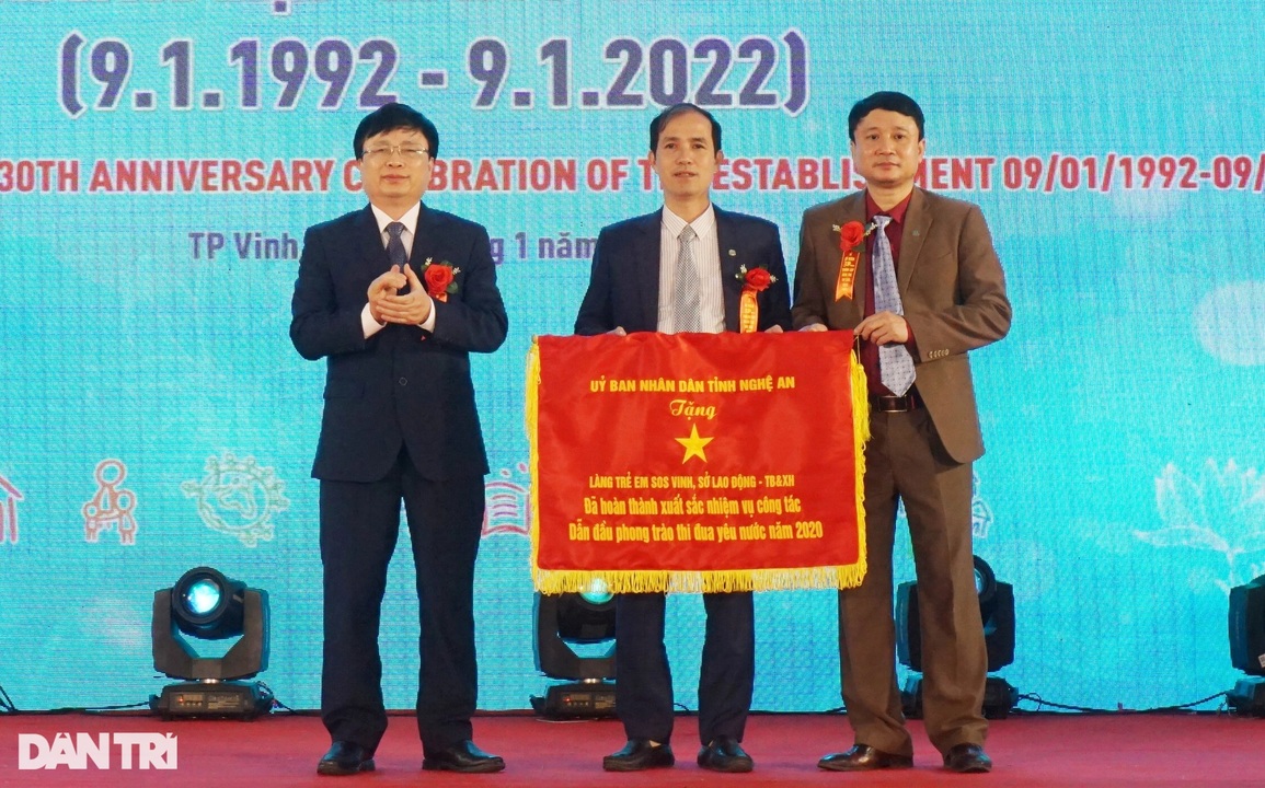 Gần 800 trẻ mồ côi được nuôi dưỡng, vượt nghịch cảnh, chiến thắng số phận - 4 Gần 800 trẻ mồ côi được nuôi dưỡng, vượt nghịch cảnh, chiến thắng số phận - 4