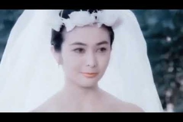 Vẻ ngoài cuốn hút của "đệ nhất mỹ nhân Hồng Kông" Quan Chi Lâm